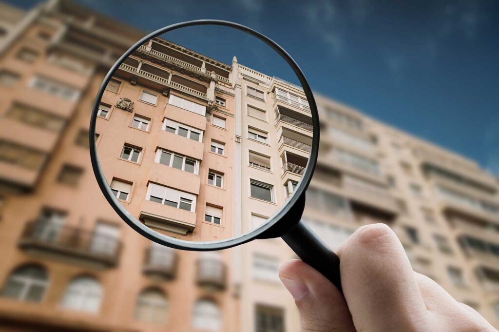 inspeccion-tecnica-edificios-sevilla-plazos-precio-ordenanza-modelo-informe-tecnicos